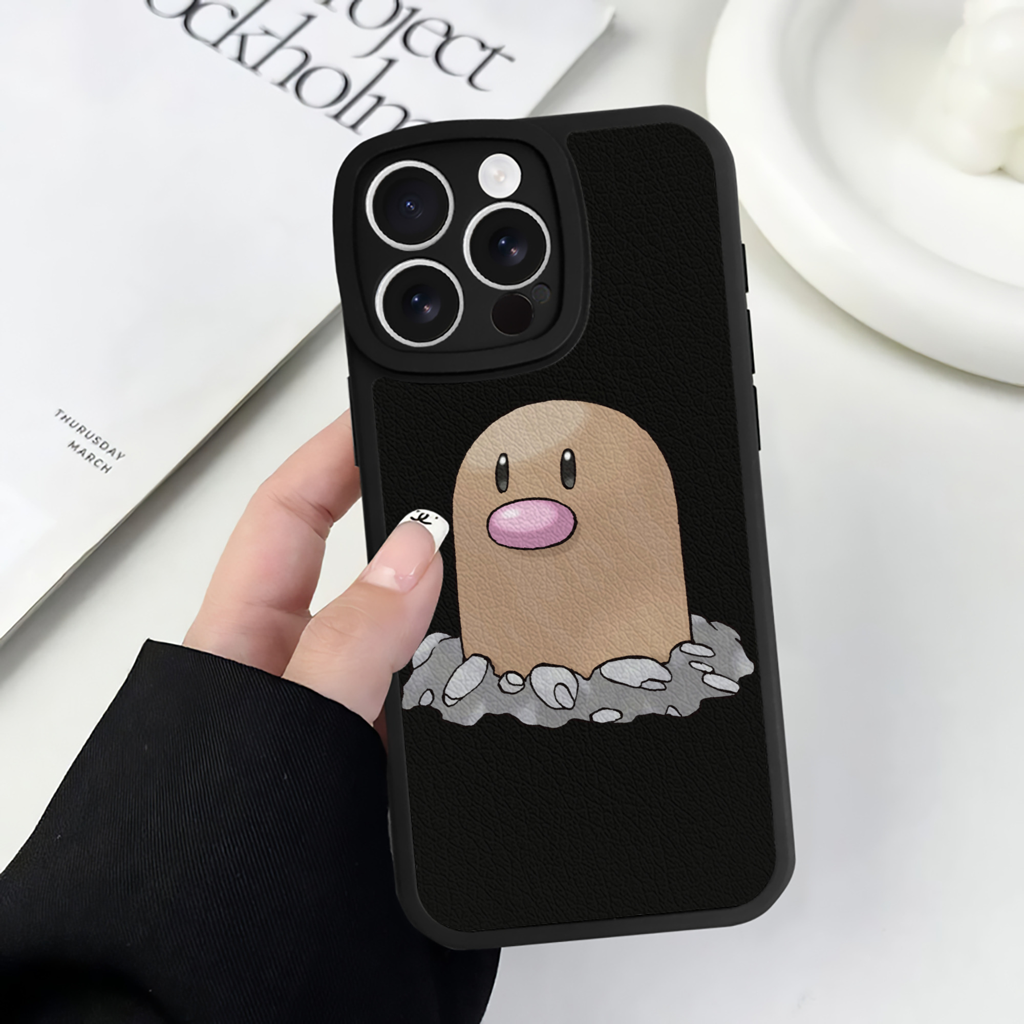 （画像用） ポケットモンスター Pokémon 【iPhone 16シリーズ対応】シリコンスマホケース（レザー調） 材質：シリコン